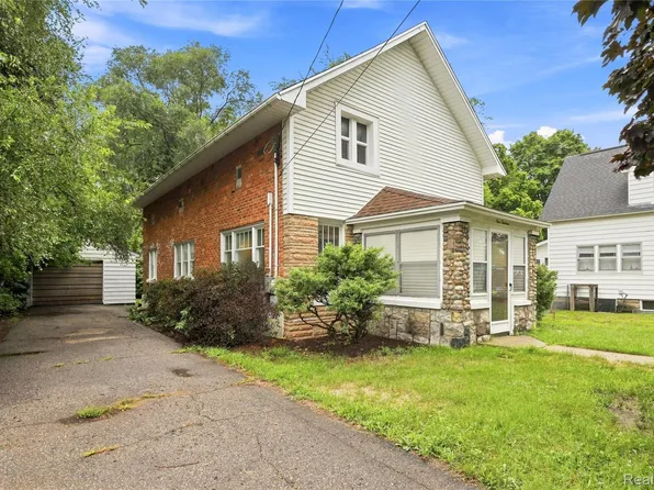 113 E State St, Montrose, MI 48457