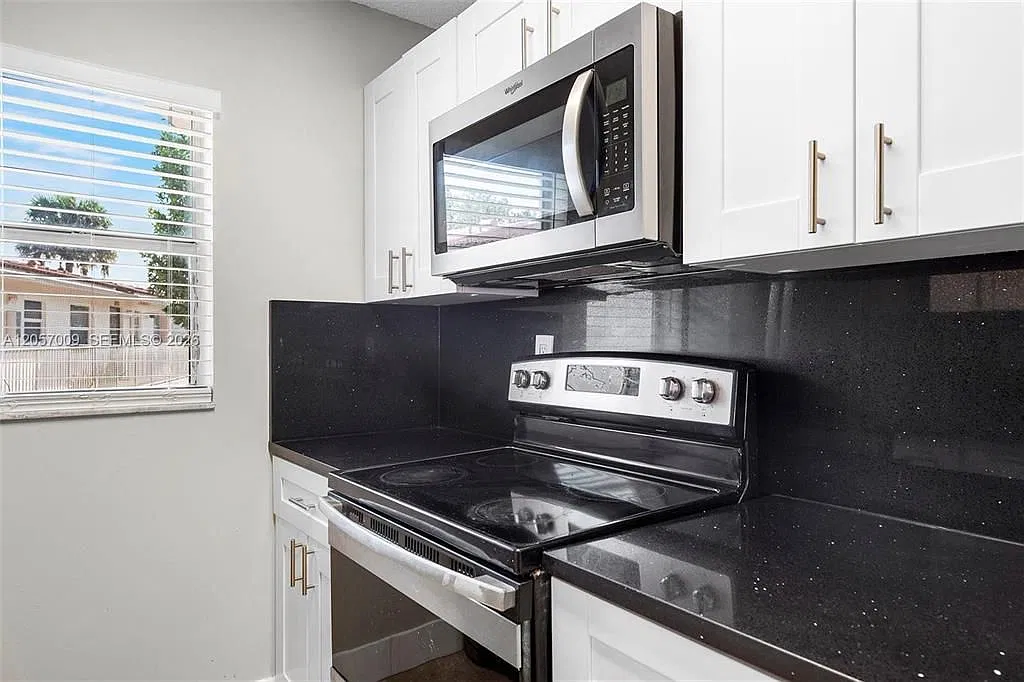 3242 Coral Ridge Dr — Photo 3