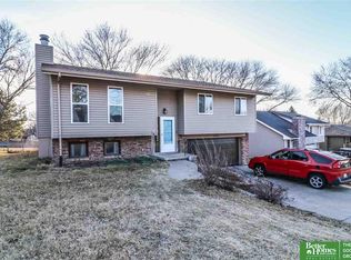 15721 O Cir, Omaha, NE 68135