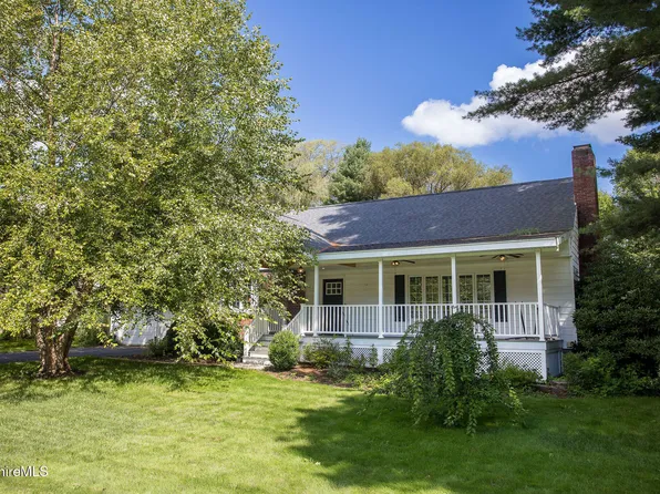 139 Mountain Dr, Pittsfield, MA 01201
