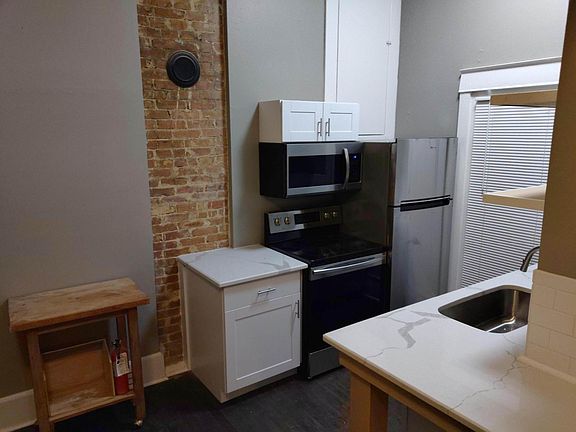 4th image of 909 Haines Ave APT B