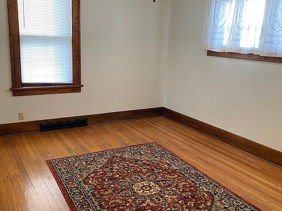 5th image of 710 S 55th St