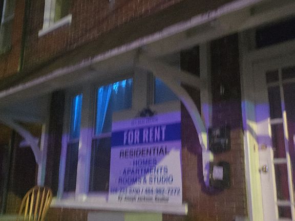 2nd image of 1148 W Linden St Floor 2