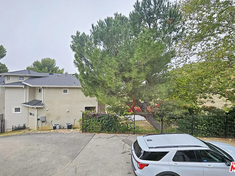 2251 Maurice Ave — Photo 27