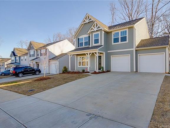 3rd image of 220 Jobe Dr