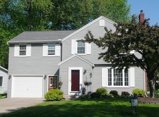 2371 Woodrow Way, Green Bay, WI 54301