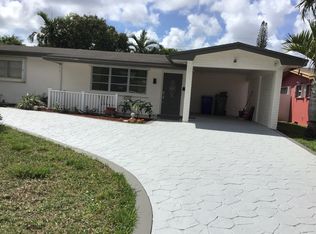 8370 NW 10th St, Pembroke Pines, FL 33024