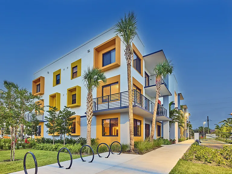 Gateway Luxury Apartments — Photo 34