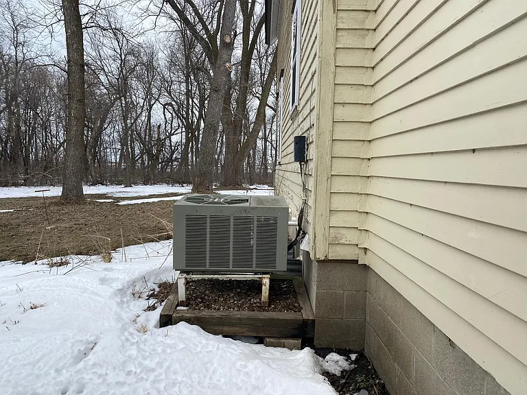 1445 County Rd E — Photo 16