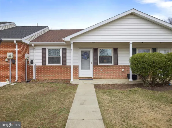 57 Nottingham Dr, Chambersburg, PA 17201