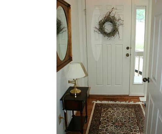 4th image of 813 Jefferson Way