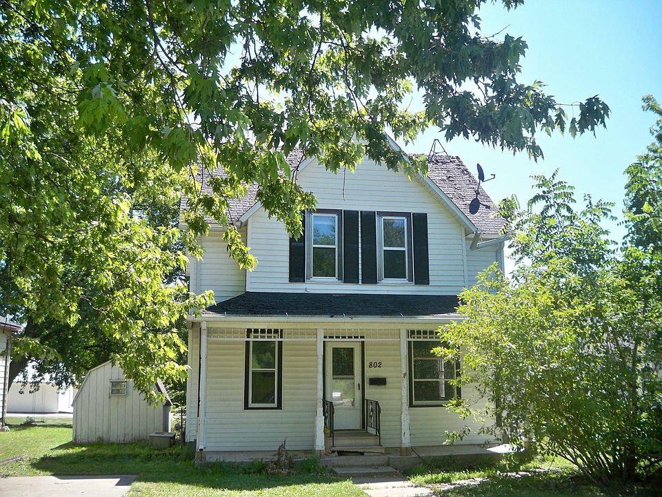 2nd image of 802 Siegel St
