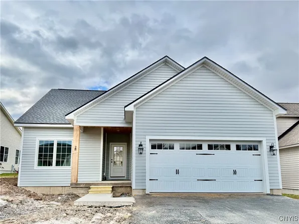 28 S Village Dr, Cazenovia, NY 13035
