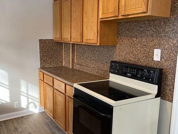4th image of 641 Highland Ave