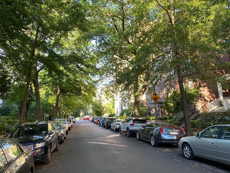 2017 Kalorama Rd NW #2 — Photo 4
