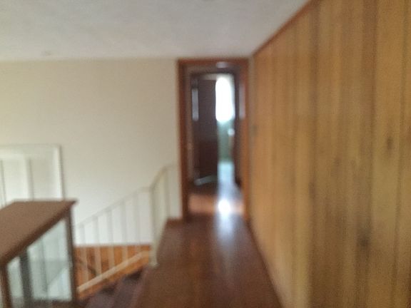 4th image of 300 Mark Ln SE