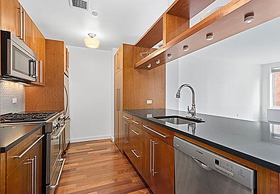 4th image of 2-40 51st Ave #2L
