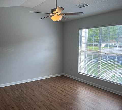 5th image of 2770 Parkway Cv