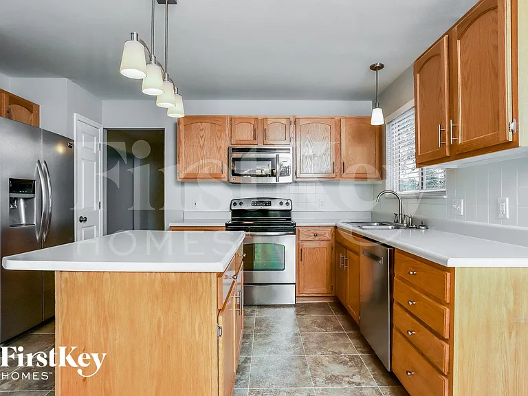 3322 Hampton Xing — Photo 7