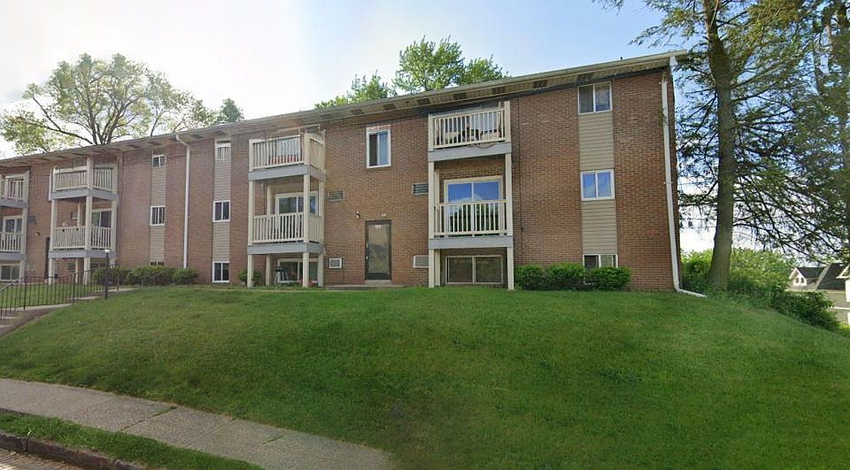 1st image of 231-233 Irwin Ave #6