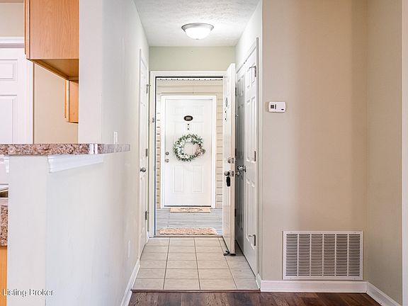 5th image of 10202 Deer Vista Dr Unit 202