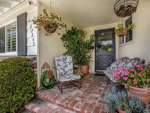 3rd image of 22243 Del Valle St