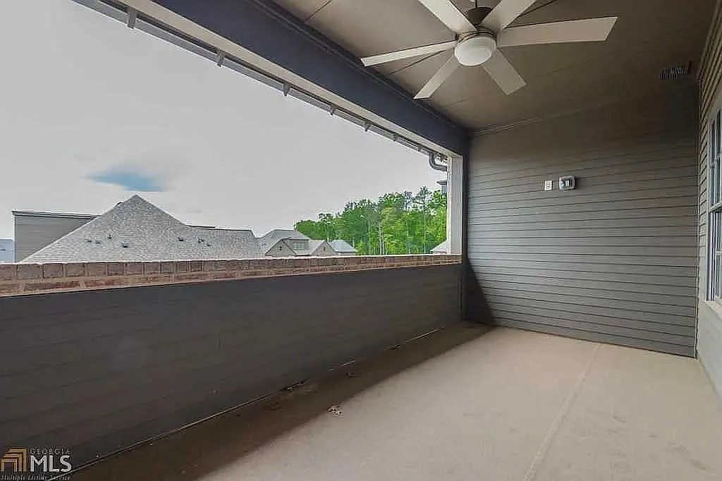 3 bed, 3.5 bath, 2268 sqft, $4,495 — Photo 2