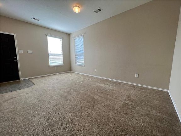 3rd image of 16006 Arapaho Bend Ln