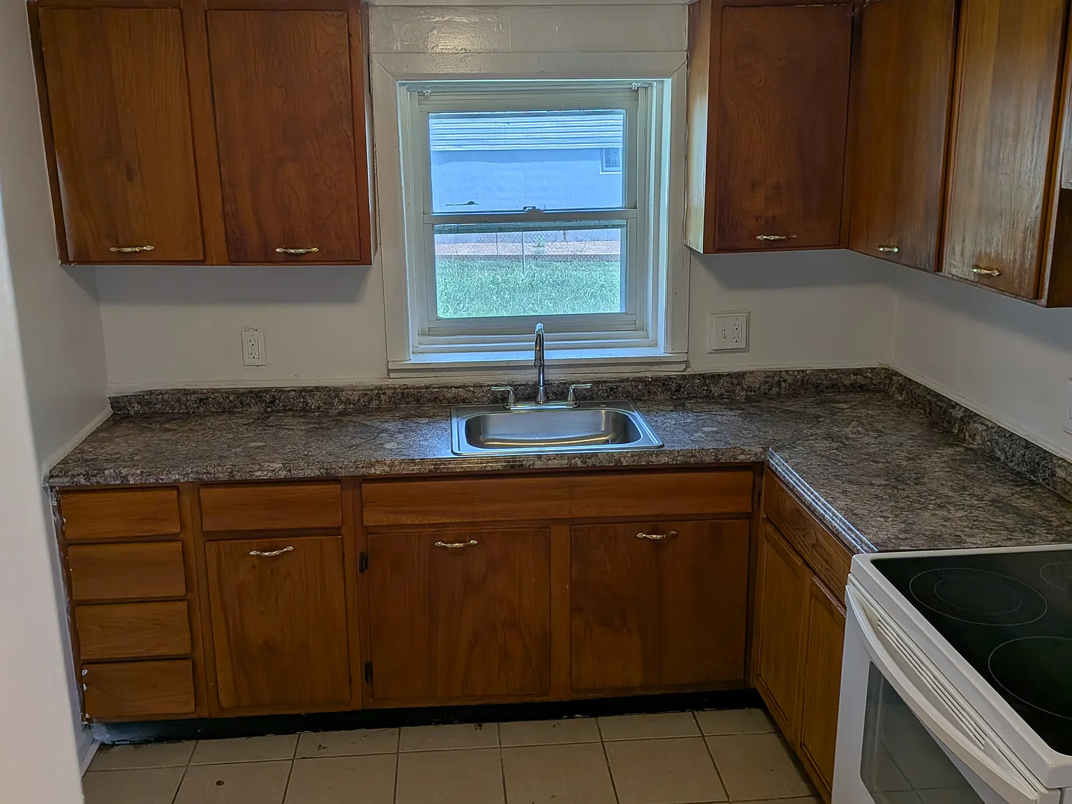 3 bed, 1296 sqft, $1,395 — Photo 3