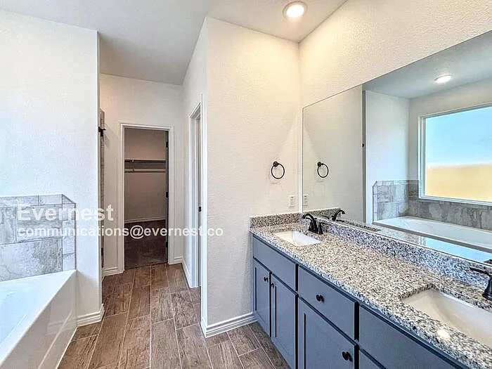 2123 Hornbeam St — Photo 8