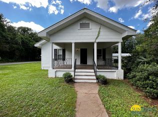 302 E Cypress Ave, Crestview, FL 32536