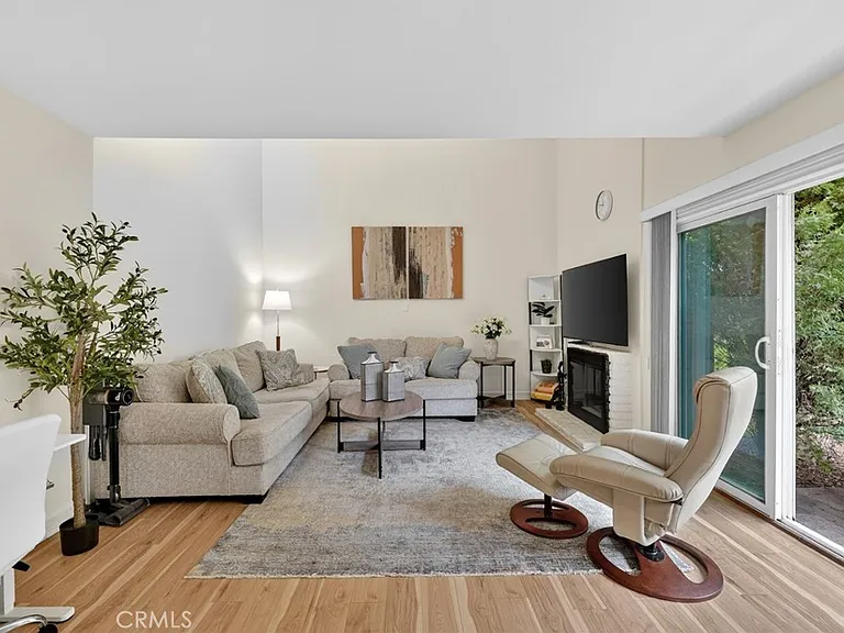 4842 Carmonita Ln — Photo 12
