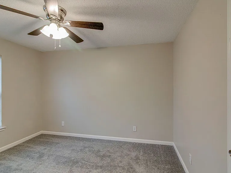 1244 Parkway Pl — Photo 43