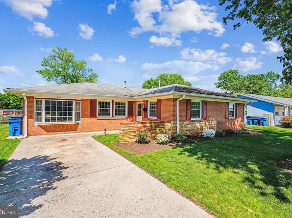609 S Dogwood St, Sterling, VA 20164