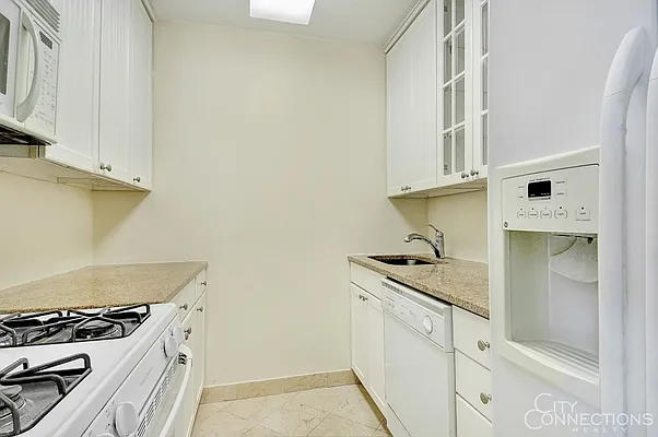 Rented by City Connections Realty | media 18