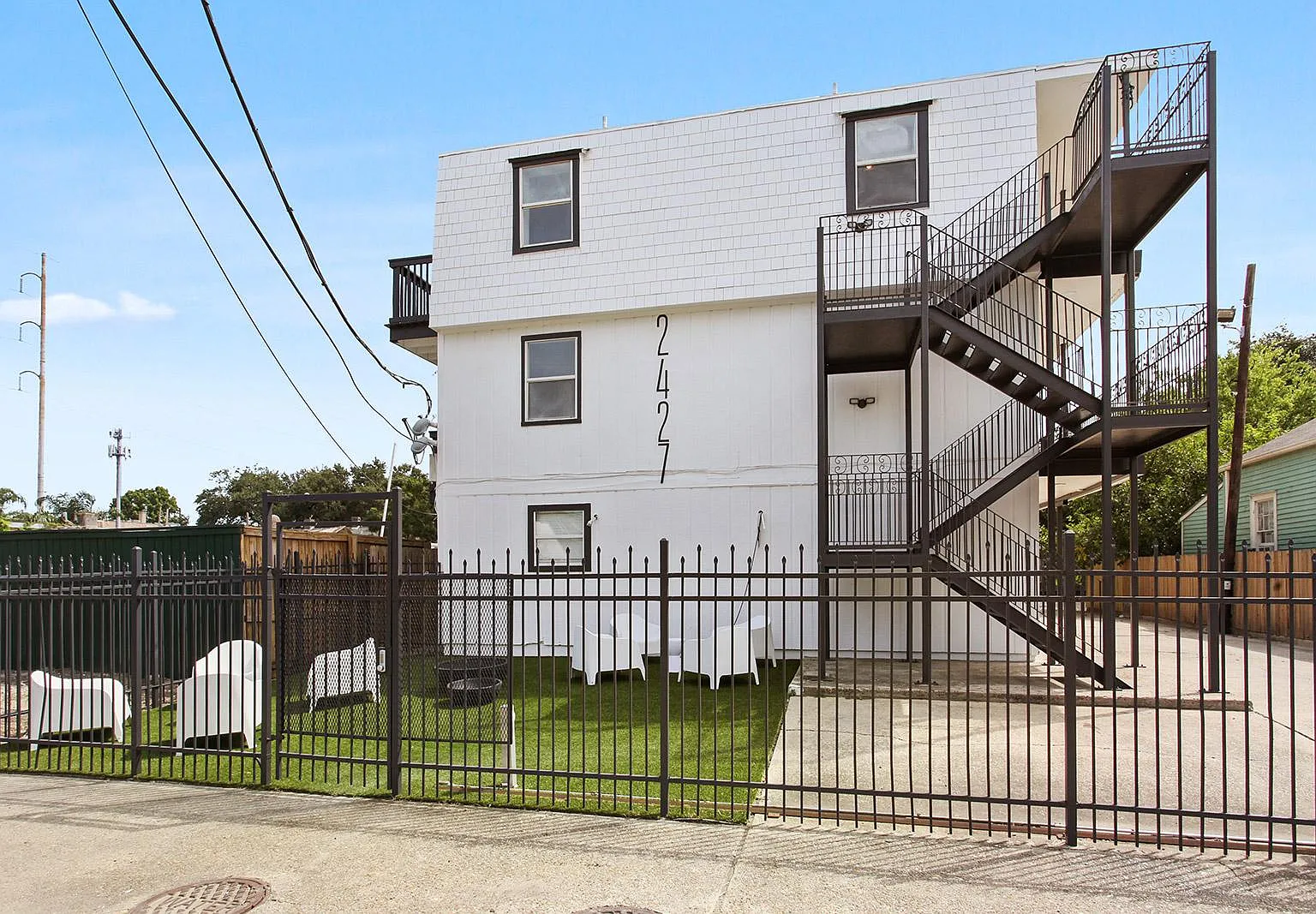 1 bed, 1100 sqft, $1,200 — Photo 1