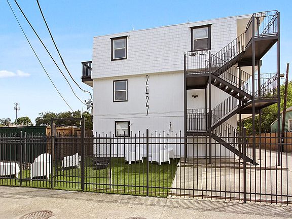 5th image of 2427 Kerlerec St APT 1