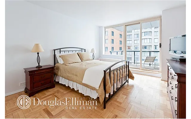 Rented by Douglas Elliman | media 8