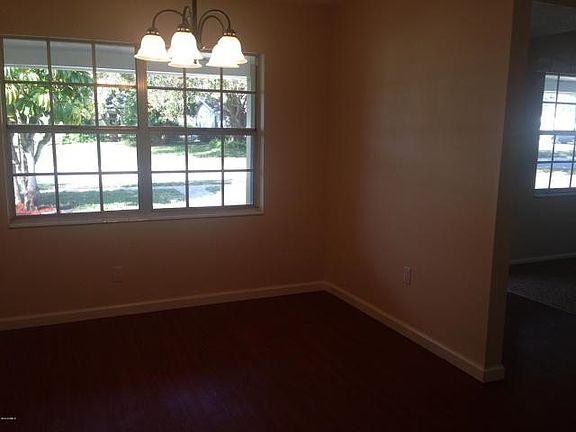 2nd image of 941 Kings Post Rd