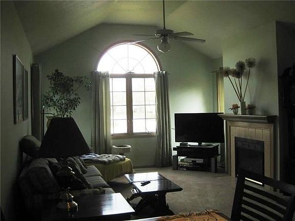 2nd image of 1144 Turnbury Ln