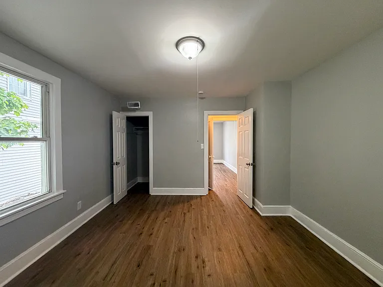 291 E Main St #2E — Photo 10
