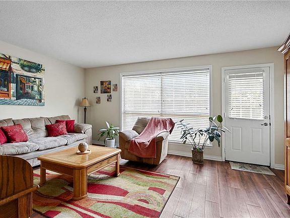 3rd image of 2887 Palm Dr #2887
