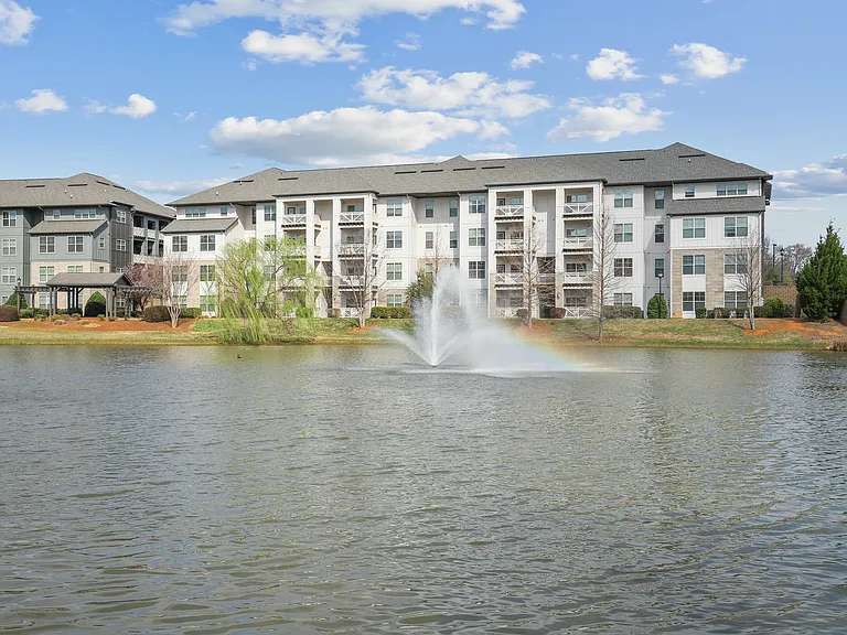 The Maxwell at Highland Creek