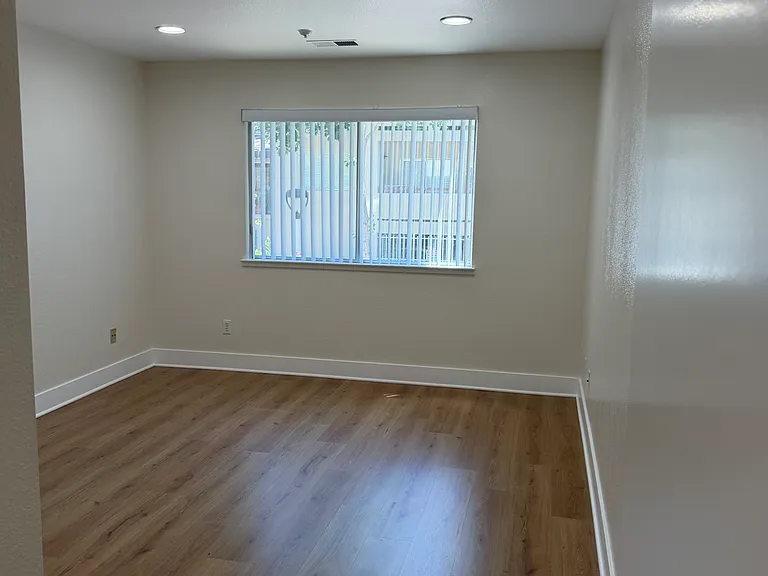 3183 Wayside Plz #105 — Photo 13