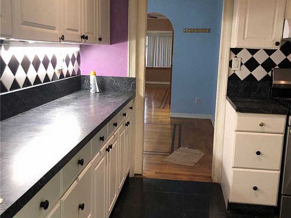 4th image of 9238 176th St