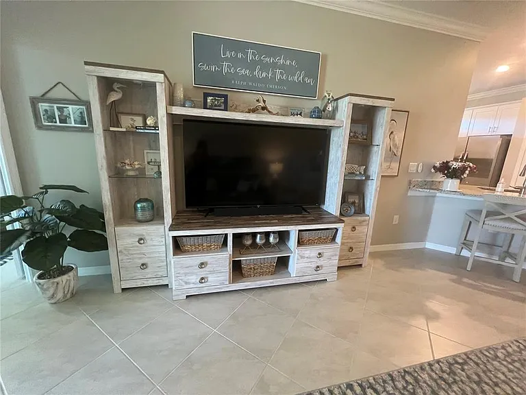 2040 Mackerel St — Photo 17