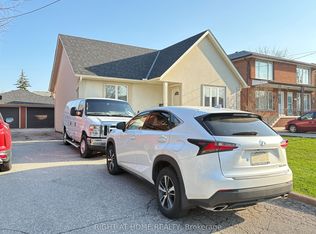 25 Burlingame Rd, Toronto, ON M8W1Y7