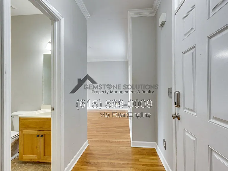 1012 McKenna Dr — Photo 9