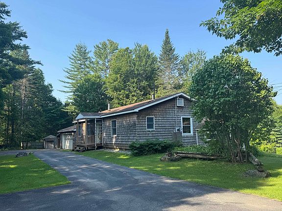 4th image of 806 Maple Hill Road