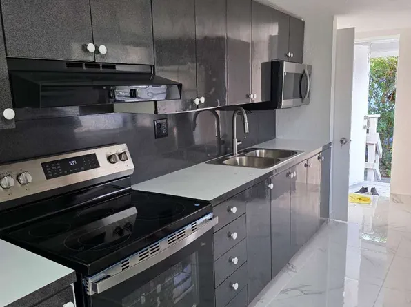 2230 NW 58th St, Miami, FL 33142